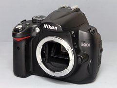 Nikon D5000 一眼レフカメラ