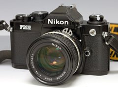 Nikon FE2と50mm f1.4 アオスタケース付き