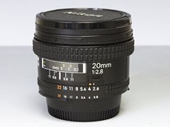 Nikon AF NIKKOR 20mm f2.8 広角単焦点レンズ