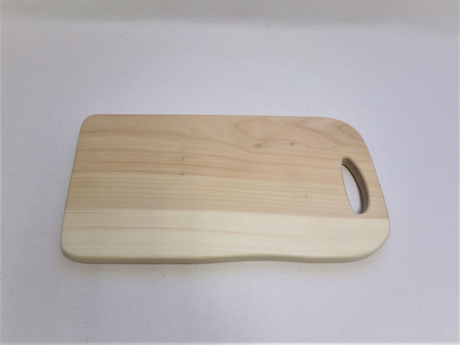 woodpecker/いちょうの木のまな板３（大） - tsunagu ｜ツナグ｜日本の手仕事から生まれる生活道具の店