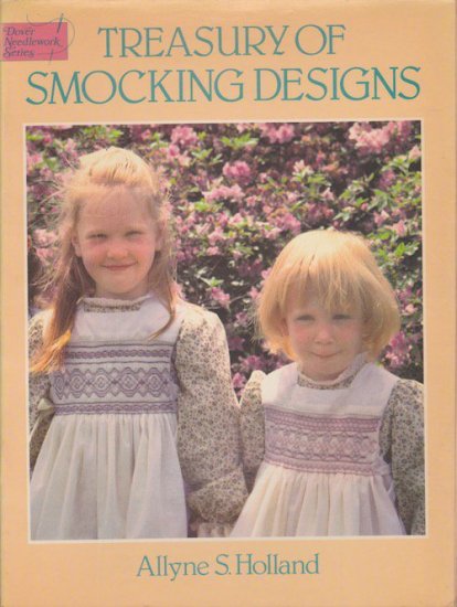 スモッキング刺繍の図案集 | Treasury of Smocking Designs - 旅する本屋 古書玉椿 -  国内外の手芸関連の古本と新刊の専門店