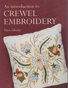 すてきなクルーエル刺繍　An introduction to Crewel Embroidery - 旅する本屋 古書玉椿 　 国内外の手芸関連の古本と新刊の専門店