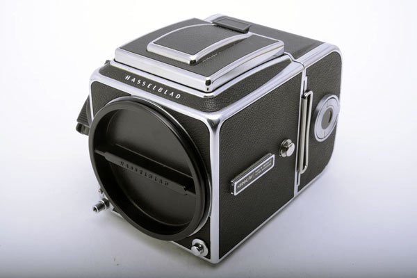 Hasselblad ハッセルブラッド ☆500C/Mボディ シルバー シュリロ正規品