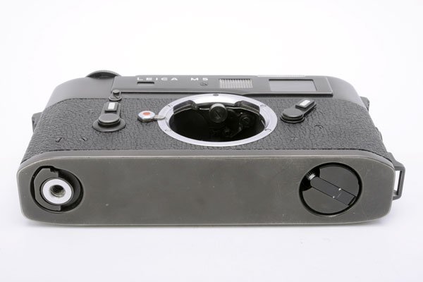 Leica M5 シルバークローム 後期 135万番 3点吊