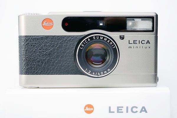 LEICA  miniluxフィルムカメラ1:2.4／40mm SUMMARIT