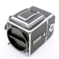 <img class='new_mark_img1' src='https://img.shop-pro.jp/img/new/icons15.gif' style='border:none;display:inline;margin:0px;padding:0px;width:auto;' />Hasselblad ϥå֥å 500C/Mܥǥ+A12ޥ+WLե
