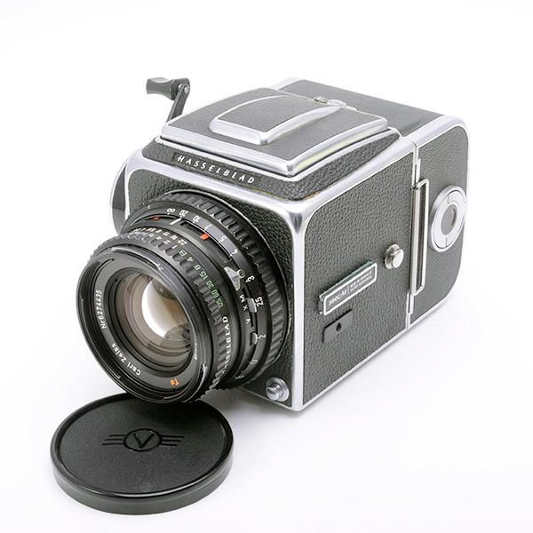 Hasselblad ハッセルブラッド 500C/M+A12マガジン+WLファインダー+ ...