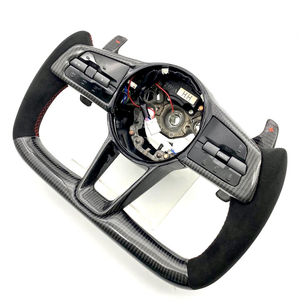 DRM(DAYTONA REST&MOD) GT Sports Steering Wheel by McQueen(マックイーン） - フェアレディZ  RZ34 6MT車