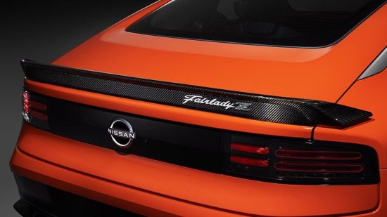 The Fairlady Z Customized by NISSAN │ カーボンリアスポイラー - フェアレディZ RZ34