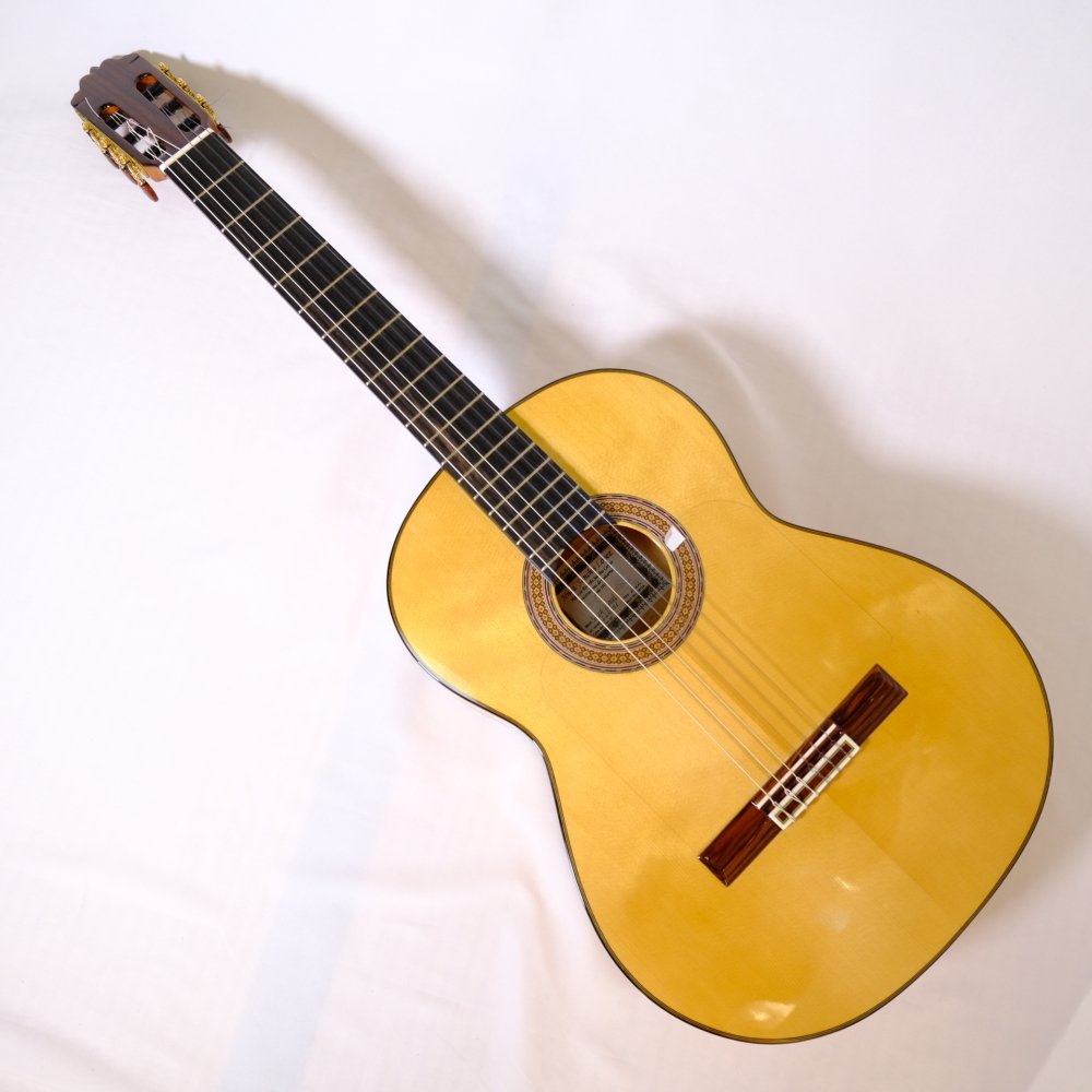 フラメンコギター スペイン製です。音色は大変良いです。 - 器材