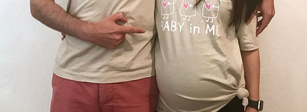 BABY in MEのTシャツを着た妊婦さんイメージ