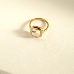 Crystal quartz anello