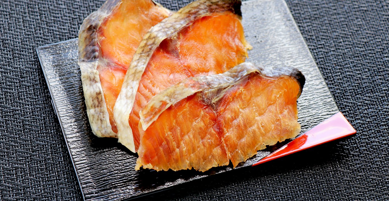 日本酒に、おすすめの鮭とば 　鮭とばスライスとは？