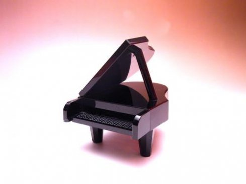 クリスタルピアノ　ブラック　名入れ彫刻4