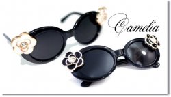 Black sunglasses*camelia