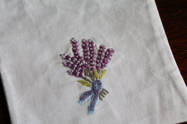 ベトナム手刺繍巾着袋【S】 ラベンダーの花束 ≪メール便可