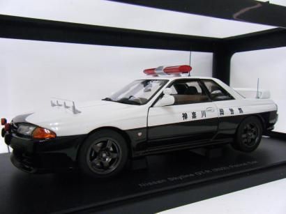 日産スカイラインGT-AUTOart 1/18 日産 スカイライン GT-R (R32) ポリスカー