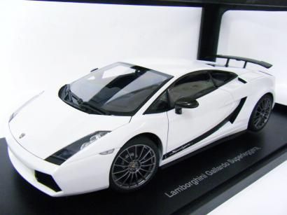 AUTOart 1/18 ランボルギーニ ガヤルド LP570-4 スーパーレジェーラ (グレー) 完成品