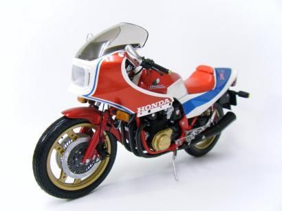 ミニチャンプス 1/12 ホンダ CB1100R 1982 | ミニカーの通販ショップ　DDダイキャスト