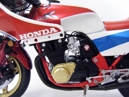 ミニチャンプス 1/12 ホンダ CB1100R 1982 | ミニカーの通販ショップ　DDダイキャスト