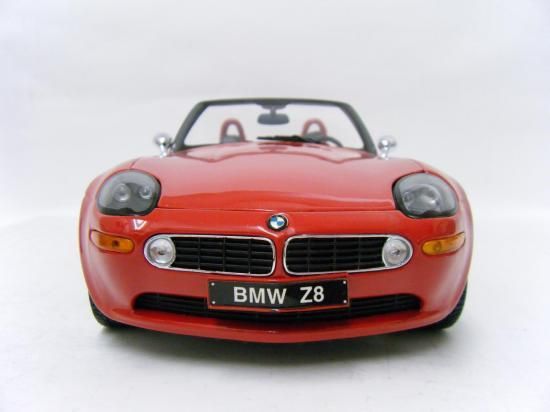 BMW Z8 1:18 ミニカー