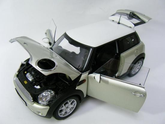 京商 1/18 BMW ミニクーパー R56（シルバー） - ミニカー・モデルバイク通販ショップ　DDダイキャスト