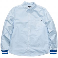 <img class='new_mark_img1' src='https://img.shop-pro.jp/img/new/icons30.gif' style='border:none;display:inline;margin:0px;padding:0px;width:auto;' />Undefeated "CUFF OXFORD" シャツ / ライトブルー