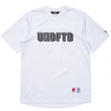 <img class='new_mark_img1' src='https://img.shop-pro.jp/img/new/icons6.gif' style='border:none;display:inline;margin:0px;padding:0px;width:auto;' />Undefeated "Mesh Crew" ジャージ / ホワイト
