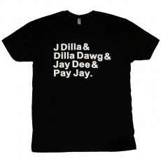 <img class='new_mark_img1' src='https://img.shop-pro.jp/img/new/icons6.gif' style='border:none;display:inline;margin:0px;padding:0px;width:auto;' />J Dilla "ALIASES" Tシャツ / ブラック