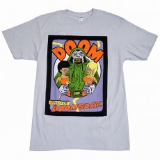 <img class='new_mark_img1' src='https://img.shop-pro.jp/img/new/icons6.gif' style='border:none;display:inline;margin:0px;padding:0px;width:auto;' />RAPCATS "MF Doom - Doomsday" Tシャツ / グレー