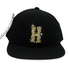 HSTRY "H-Medalion" スナップバックキャップ / ブラック
