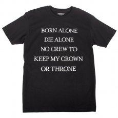 <img class='new_mark_img1' src='https://img.shop-pro.jp/img/new/icons30.gif' style='border:none;display:inline;margin:0px;padding:0px;width:auto;' />HSTRY "Born Alone" Tシャツ / ブラック