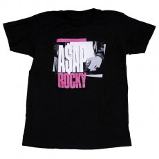 <img class='new_mark_img1' src='https://img.shop-pro.jp/img/new/icons30.gif' style='border:none;display:inline;margin:0px;padding:0px;width:auto;' />A$AP Rocky "Beepers" Tシャツ / ブラック