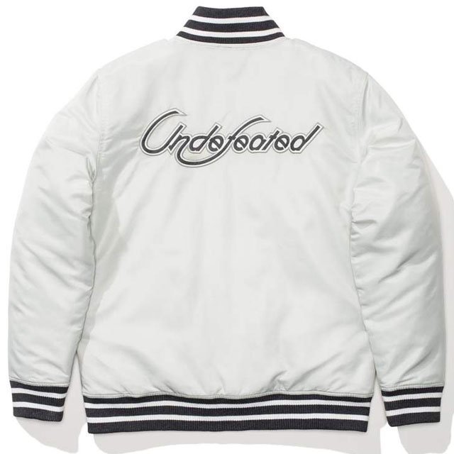 Fedup | HIPHOP WEAR | <img class='new_mark_img1' src='https://img.shop-pro.jp/img/new/icons30.gif' style='border:none;display:inline;margin:0px;padding:0px;width:auto;' />Undefeated スタジアムジャケット / シルバー