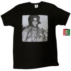 <img class='new_mark_img1' src='https://img.shop-pro.jp/img/new/icons6.gif' style='border:none;display:inline;margin:0px;padding:0px;width:auto;' />Cross Colours "TUPAC" Tシャツ/ ブラック