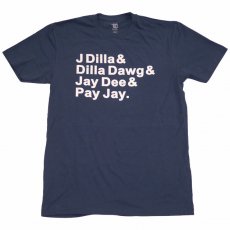 <img class='new_mark_img1' src='https://img.shop-pro.jp/img/new/icons6.gif' style='border:none;display:inline;margin:0px;padding:0px;width:auto;' />J Dilla "ALIASES" Tシャツ / インディゴブルー