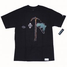 <img class='new_mark_img1' src='https://img.shop-pro.jp/img/new/icons6.gif' style='border:none;display:inline;margin:0px;padding:0px;width:auto;' />Diamond Supply Co x BASQUIAT "EYE OF AFRICA" Tシャツ / ブラック