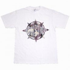 <img class='new_mark_img1' src='https://img.shop-pro.jp/img/new/icons30.gif' style='border:none;display:inline;margin:0px;padding:0px;width:auto;' />Gang Starr "Abstract Camoロゴ" Tシャツ / ホワイト