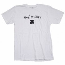 <img class='new_mark_img1' src='https://img.shop-pro.jp/img/new/icons30.gif' style='border:none;display:inline;margin:0px;padding:0px;width:auto;' />Hard To Earn "Small 25" Tシャツ / ホワイト