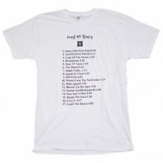 <img class='new_mark_img1' src='https://img.shop-pro.jp/img/new/icons30.gif' style='border:none;display:inline;margin:0px;padding:0px;width:auto;' />Hard To Earn "Track List" Tシャツ / ホワイト