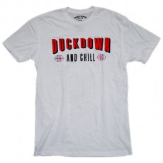 <img class='new_mark_img1' src='https://img.shop-pro.jp/img/new/icons6.gif' style='border:none;display:inline;margin:0px;padding:0px;width:auto;' />DUCK DOWN "Chill" Tシャツ / ホワイト