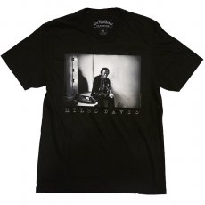 Miles Davis "Reflections" Tシャツ / ブラック