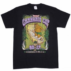 <img class='new_mark_img1' src='https://img.shop-pro.jp/img/new/icons58.gif' style='border:none;display:inline;margin:0px;padding:0px;width:auto;' />High Times "Bear Purple" Tシャツ / ブラック