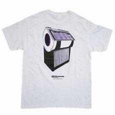 <img class='new_mark_img1' src='https://img.shop-pro.jp/img/new/icons30.gif' style='border:none;display:inline;margin:0px;padding:0px;width:auto;' />Fedup "JukeBox" Tシャツ / ホワイト
