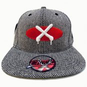 XCONZ "ロゴ" スナップバック / ストライプ
