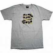 <img class='new_mark_img1' src='https://img.shop-pro.jp/img/new/icons21.gif' style='border:none;display:inline;margin:0px;padding:0px;width:auto;' />Undefeated "STRIKE CAMO"  T / 졼