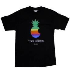<img class='new_mark_img1' src='https://img.shop-pro.jp/img/new/icons6.gif' style='border:none;display:inline;margin:0px;padding:0px;width:auto;' />Akomplice "Think Different" T / ֥å