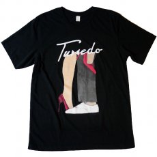 <img class='new_mark_img1' src='https://img.shop-pro.jp/img/new/icons30.gif' style='border:none;display:inline;margin:0px;padding:0px;width:auto;' />Stones Throw "Tuxedo"  Tシャツ / ブラック
