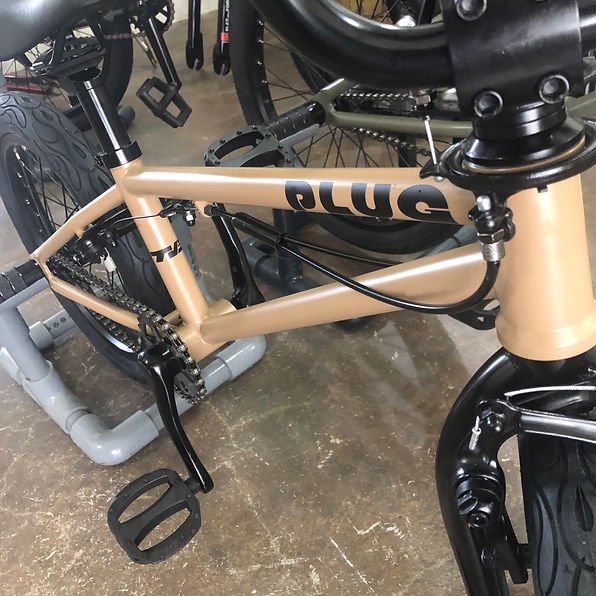 送料無料】TNB【PLUG16】全5カラー - 自転車雑貨 FLIP＆FLOP