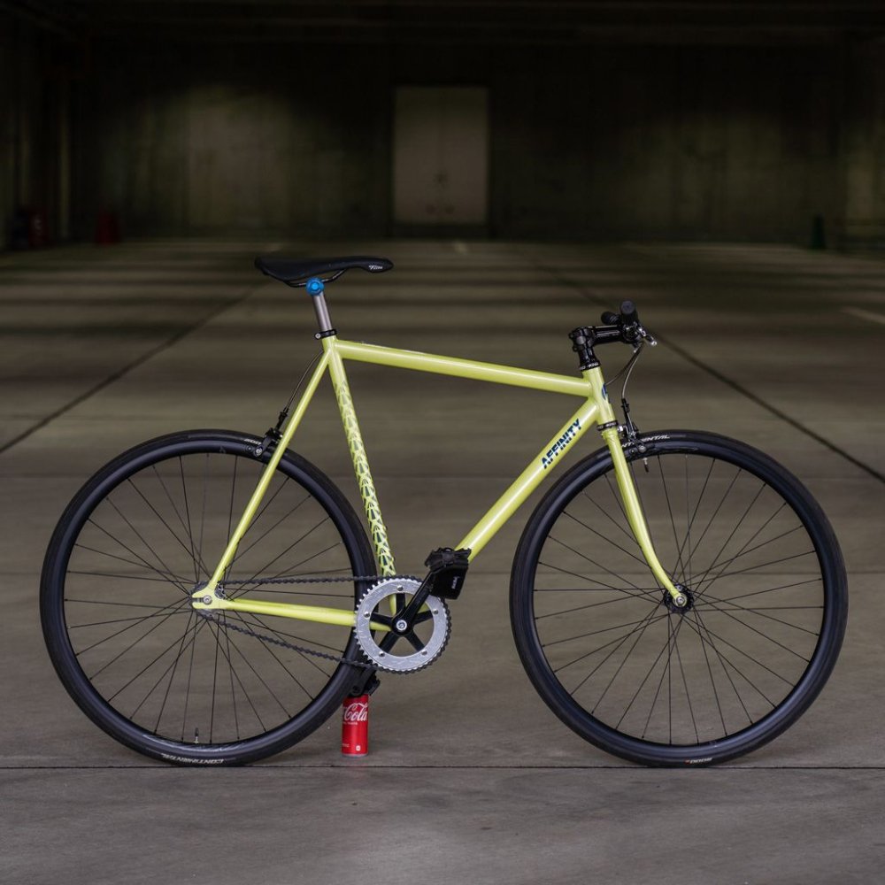 AFFINITY CYCLES 2022【Lo Pro Track Frame】Mellow Yellow - 自転車
